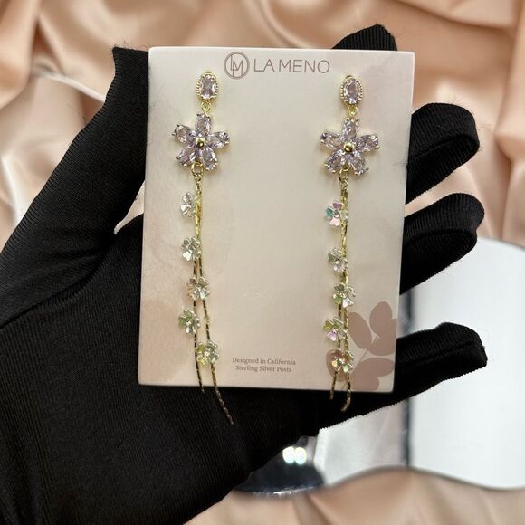 la Meno Jewelry - La Meno Elegant Floral Drop Earrings – Gold & Lavender Sterling Silver Post